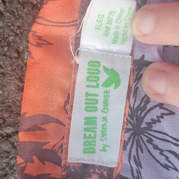 Selena gomez tank - Picture 2 of 2